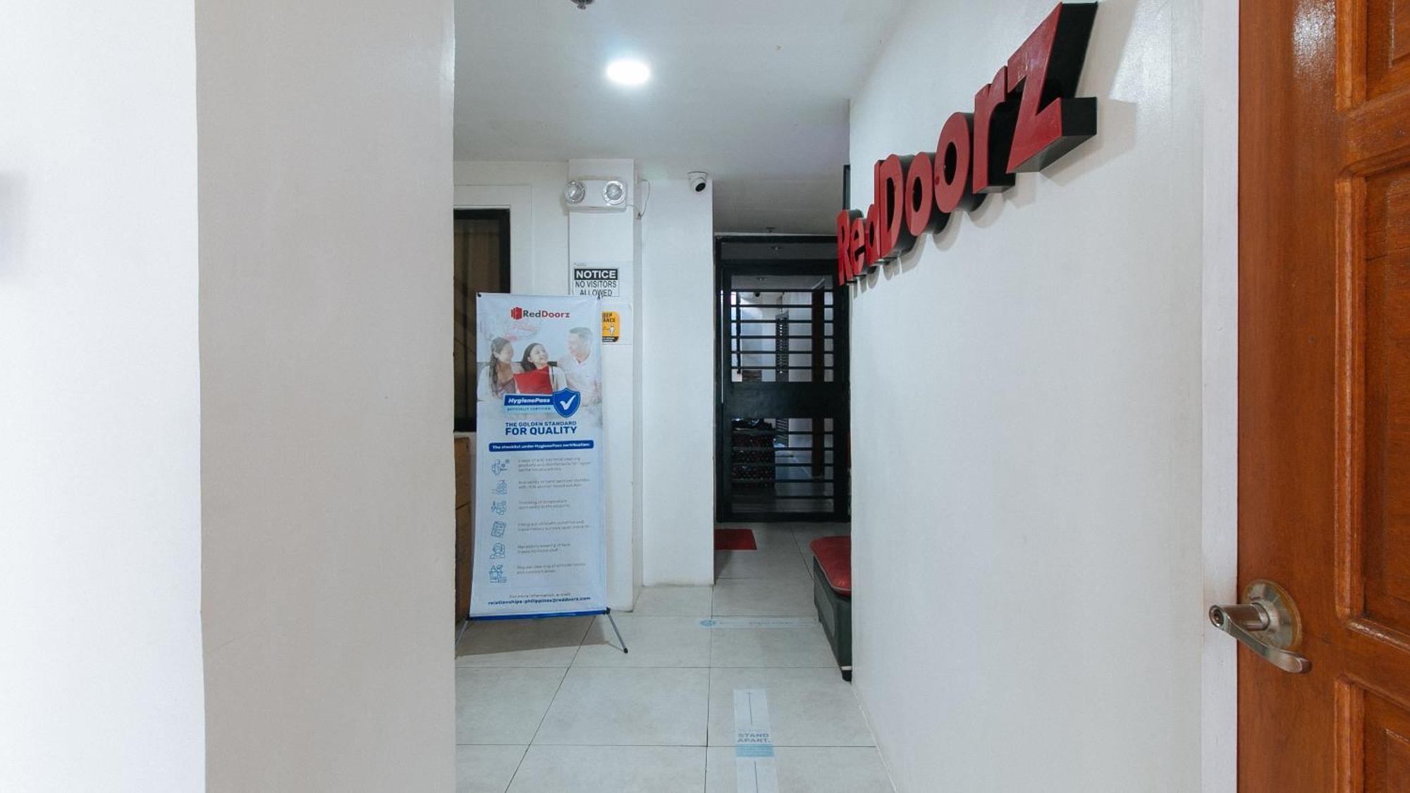 Reddoorz At Dbuilders Rooms Bangkal Makati San Pedro Makati Eksteriør billede
